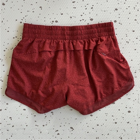 💘 ATHLETA - MESH RACER RUN SHORT 4” RUST RED SPECKLED - Picture 5 of 9